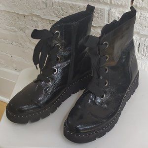REMONTE PATENT BOOTIES